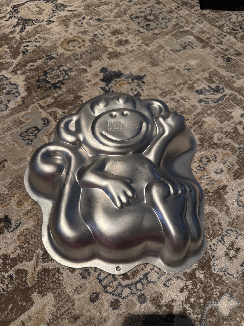 Monkey-Shaped Cake Pan in Silver